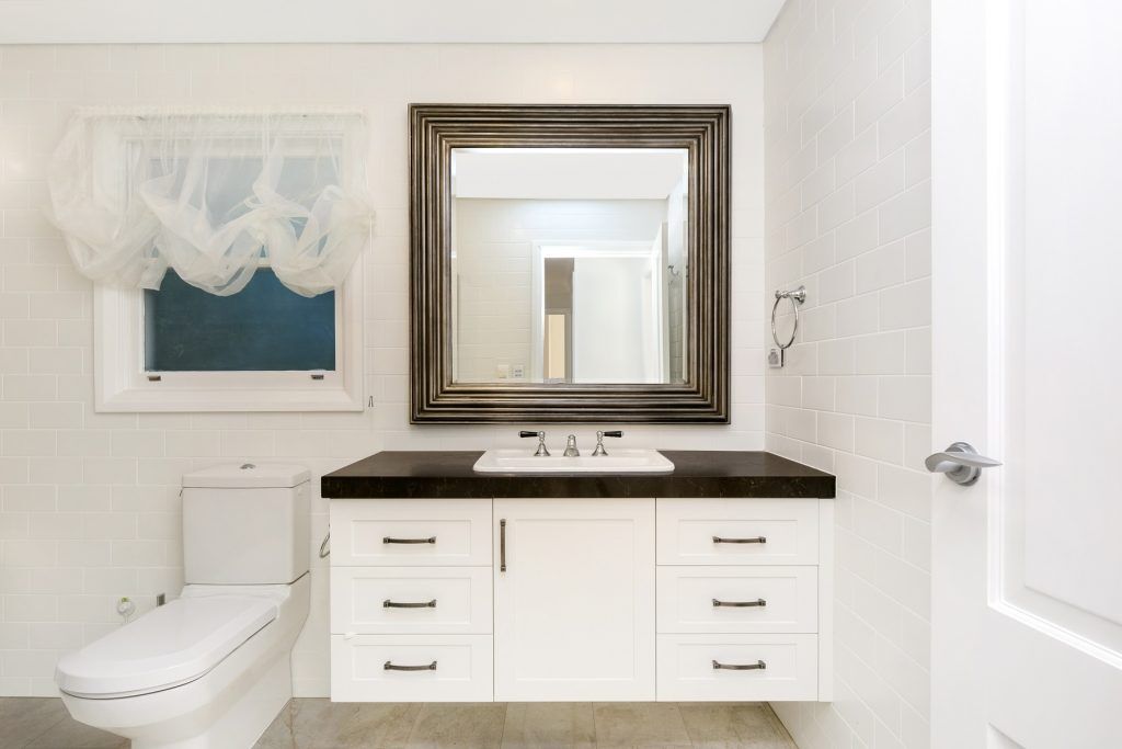 Shaker style vanity - Turramurra, Sydney
