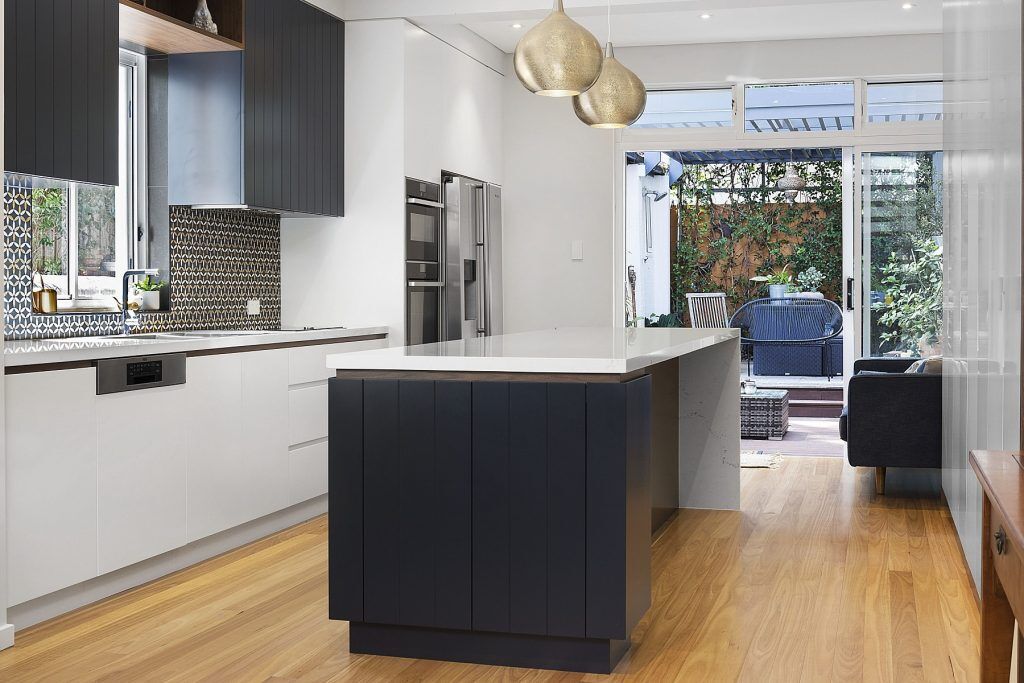 North Bondi, Two-tone Polyurethane kitchen with V-Groove panels and integrated handles