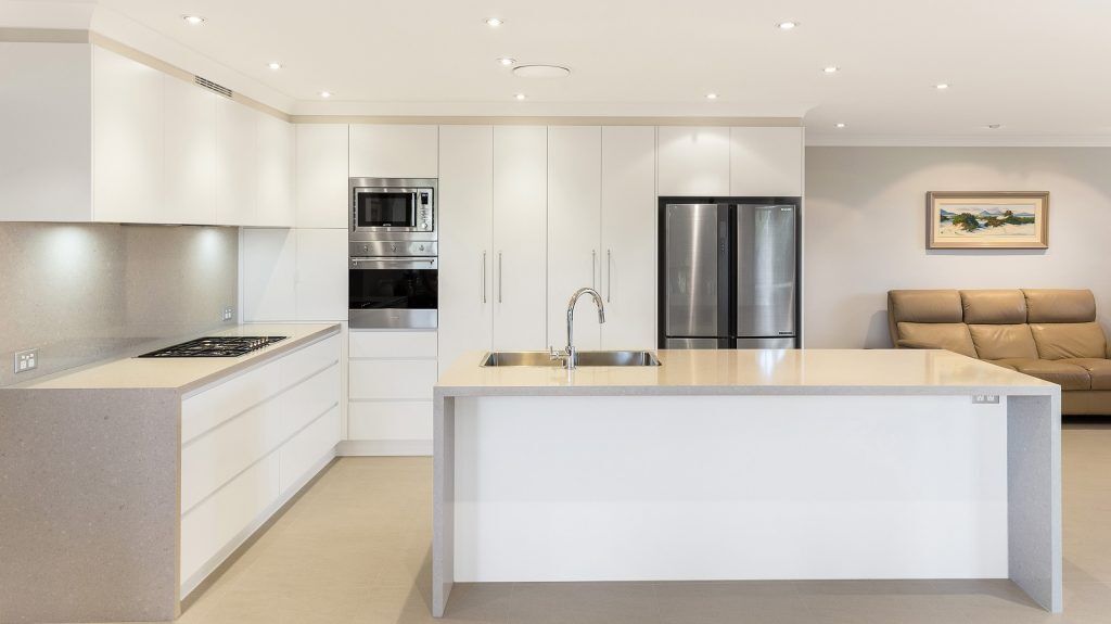 Menai Sydney, Satin Polyurethane kitchen with a Quantum Quartz benchtop