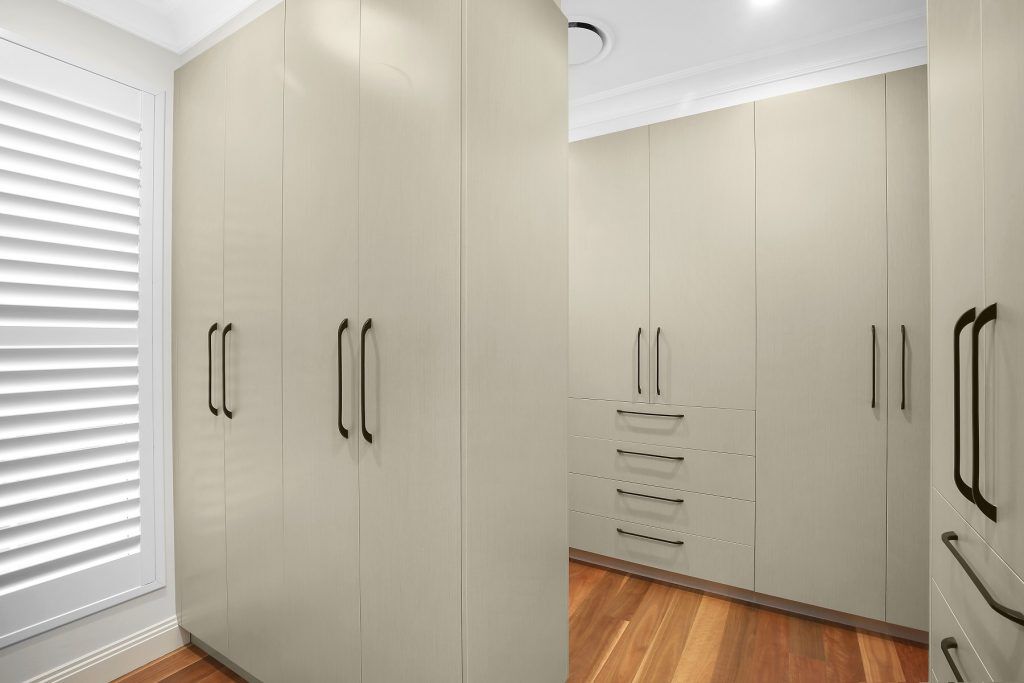 Timber Laminate walk-in wardrobe - Earlwood, Sydney