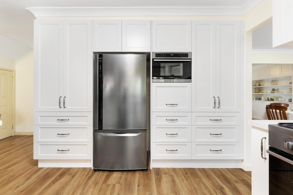 Chipping Norton, Polyurethane Shaker style kitchen with a Caesarstone benchtop in Bianco Drift