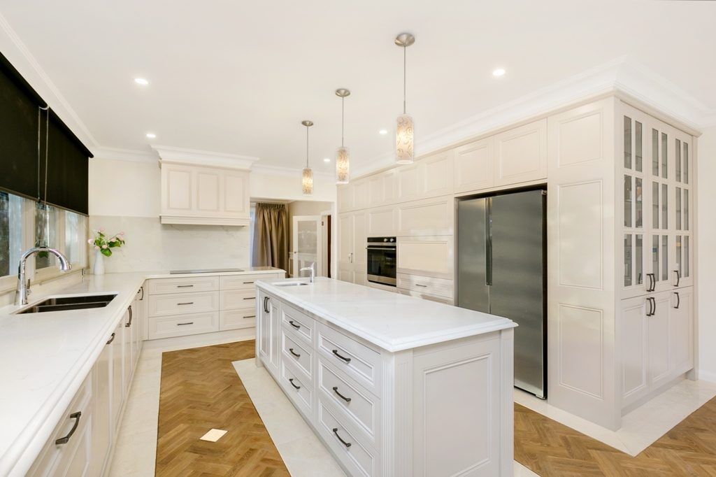 Turramurra Kitchen, Polyurethane / French Provincial Style