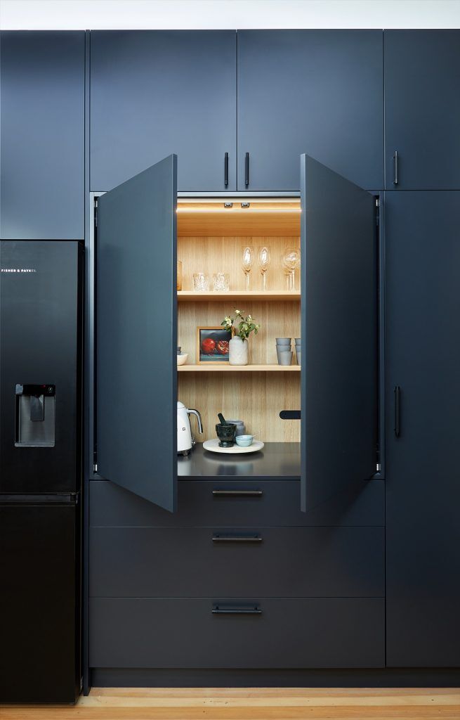 Annandale, Satin Polyurethane kitchen with a 40mm Smartstone Tundra Grigio stone benchtop and splashback